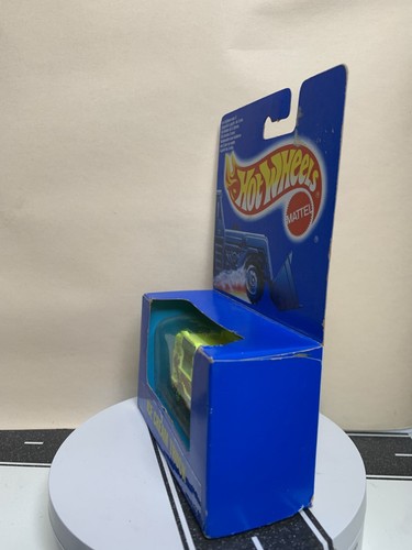 Hot Wheels Canada Exclusive Ice Cream Truck Skateboard Rental Lime Green w/BW - Picture 8 of 14