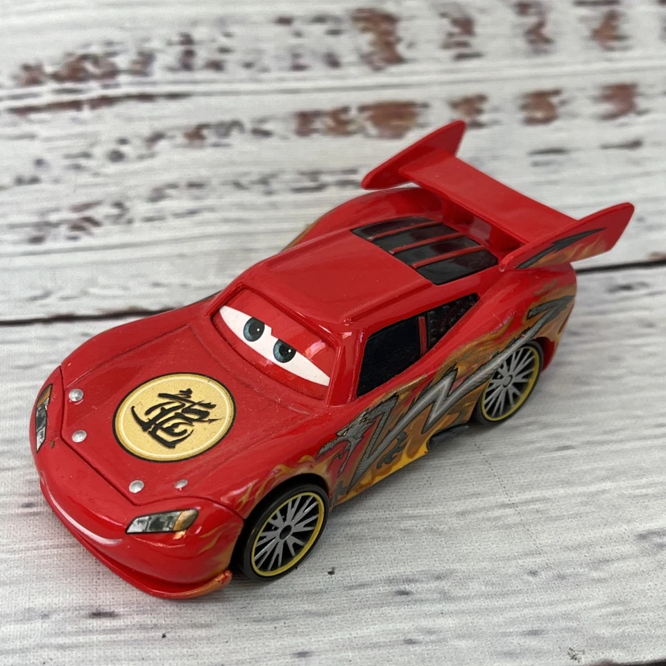 Disney Pixar Cars Toons Tokyo Mater Dragon Lightning McQueen Diecast 1:55 FC Foto 2 de 4