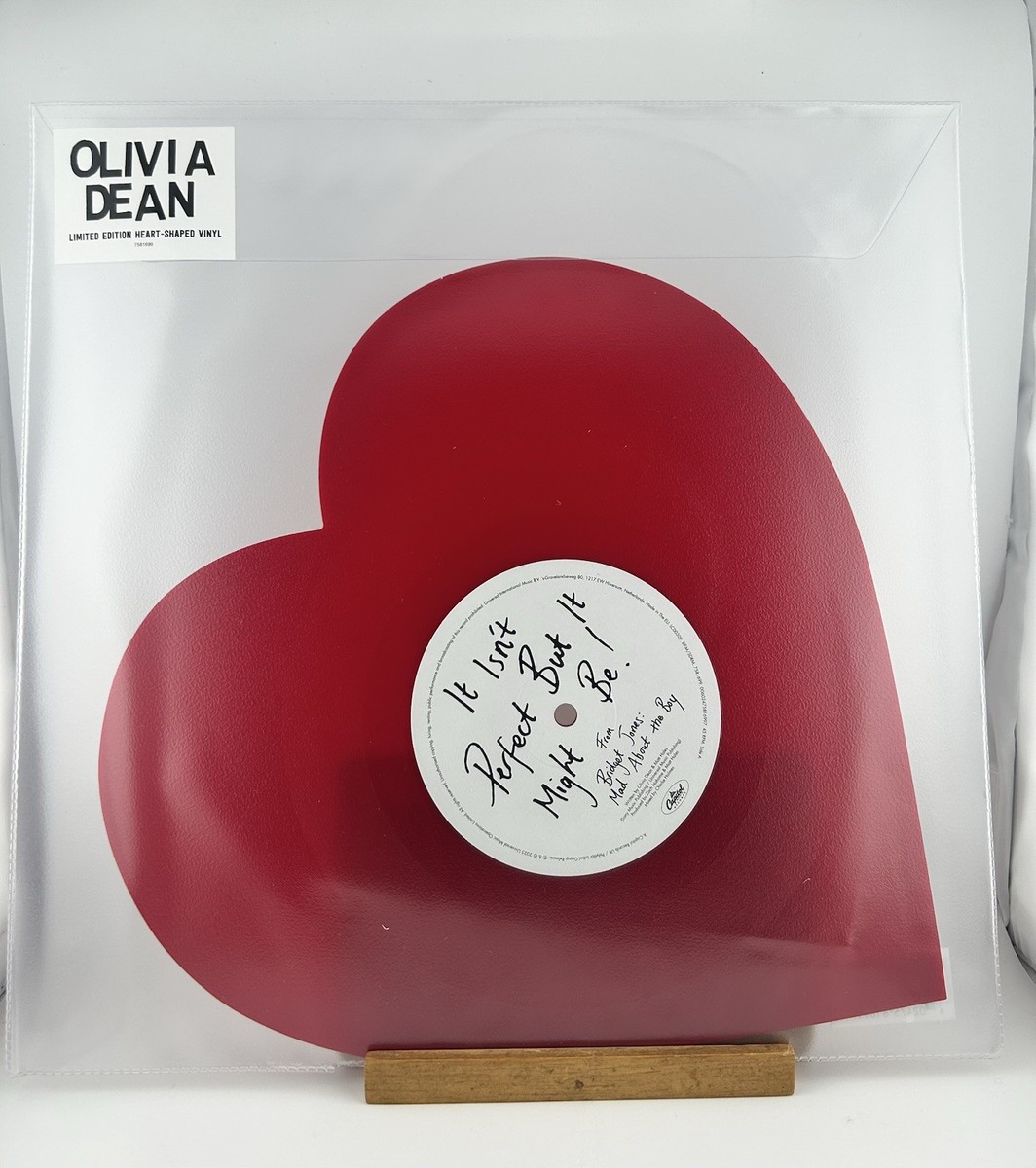 Olivia Dean So Easy To Fall In Love I've Seen It Heart Shaped 10