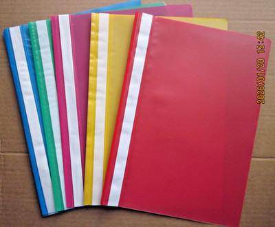 PACKUNG MIT 5 x A4 PRÄSENTATIONSMAPPEN/DOKUMENTENBERICHTSDATEIEN. (A)