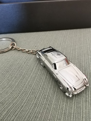 JAMES BOND 007 NO TIME TO DIE ASTON MARTIN DB5 Keychain Keyring Boxed NEW RARE - Picture 2 of 4