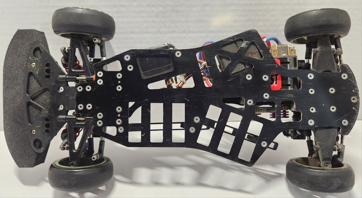 Schumacher シューマッハ 電動RC 1/10 SST 2000 Schumacher SST 2000 added a new photo. - Schumacher SST 2000