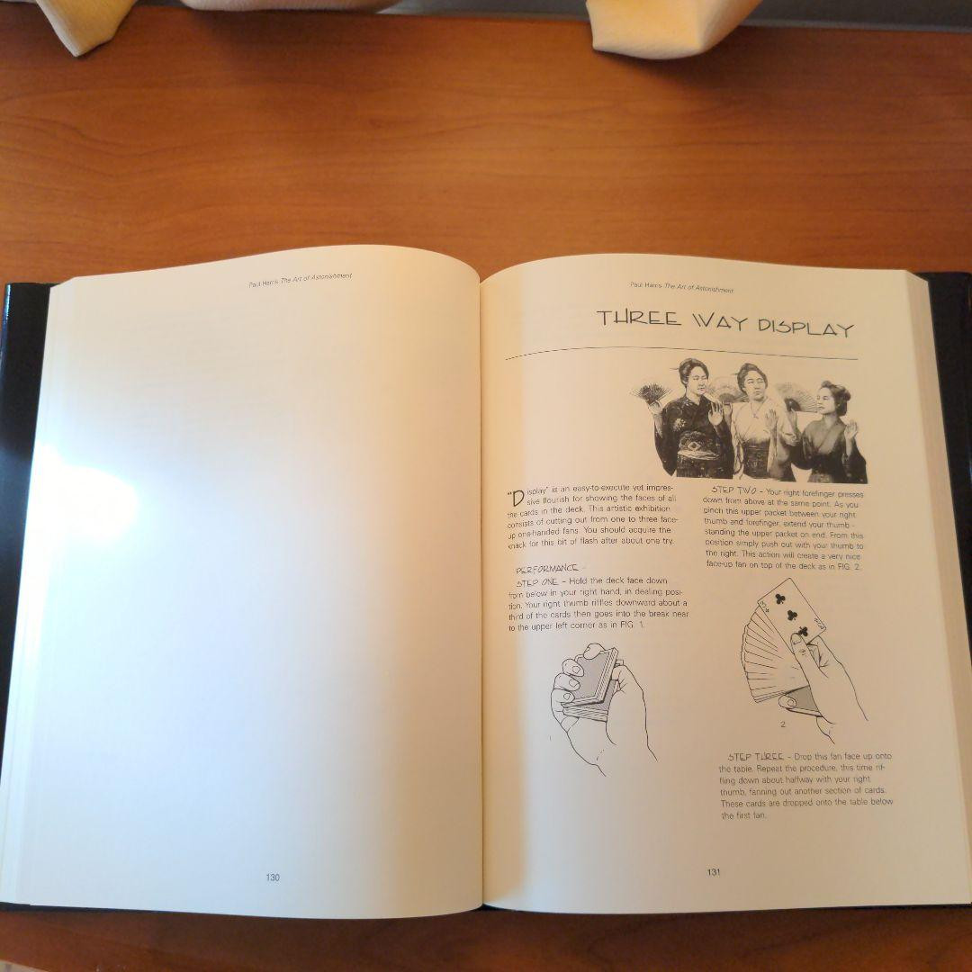 洋書 The Art of Astonishment Book 1 The Art of Astonishment by Paul Harris - Art of Play