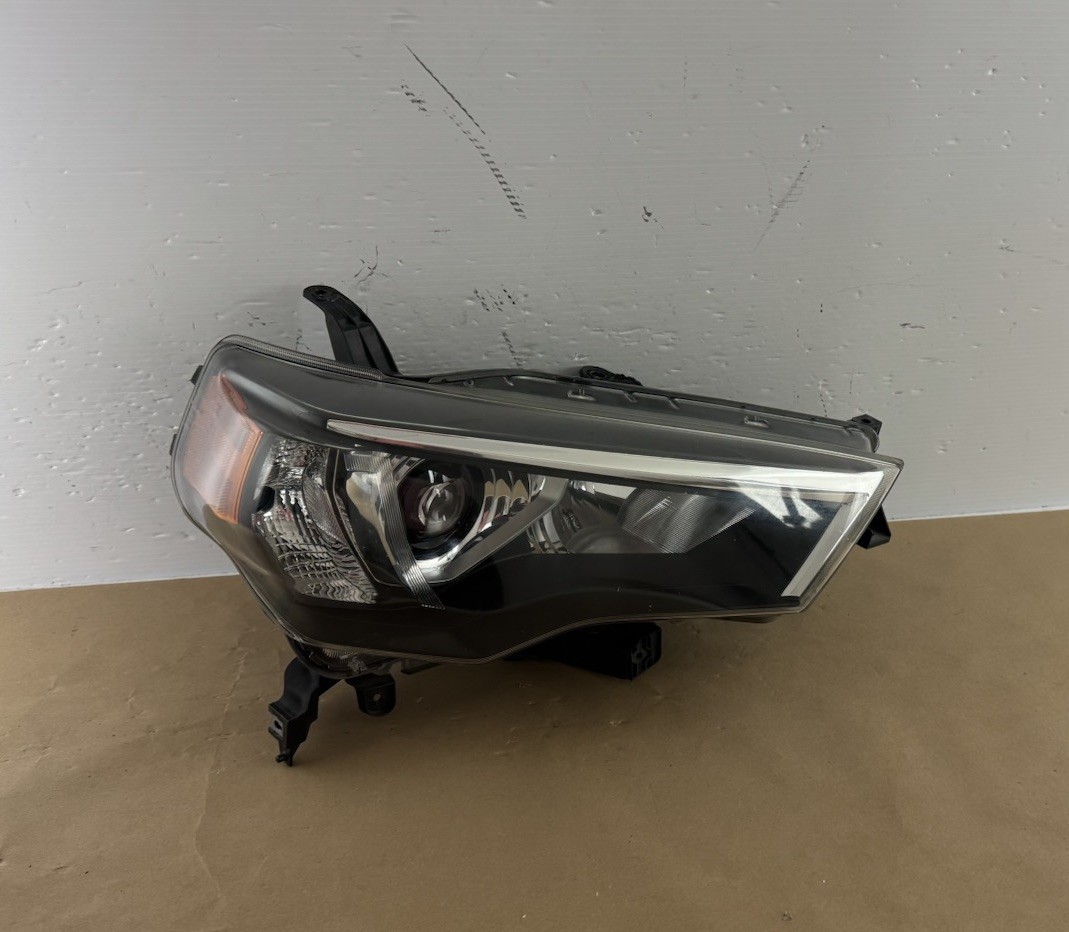 2021-2024 TOYOTA 4RUNNER Headlight w/LED high beam PASSENGER