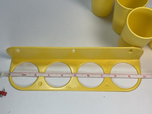 Yellow Tupperware Salt Pepper Shakers Spices Set Of 4 With Hanging Rack vintage - Picture 9 of 10