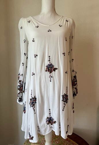 Free People XS Oxford Embroidered Swing Mini Boho Chic Gypsy Feminine Romantic - Picture 2 of 13
