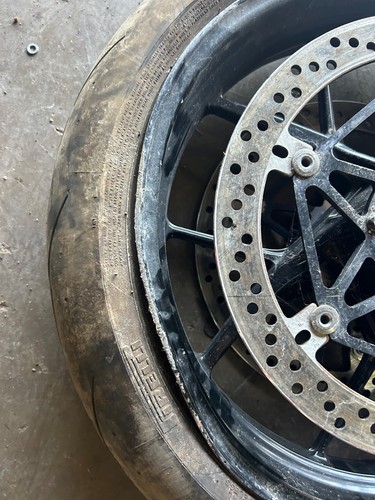 2023 ducati panigale v4s front rim - Picture 3 of 13