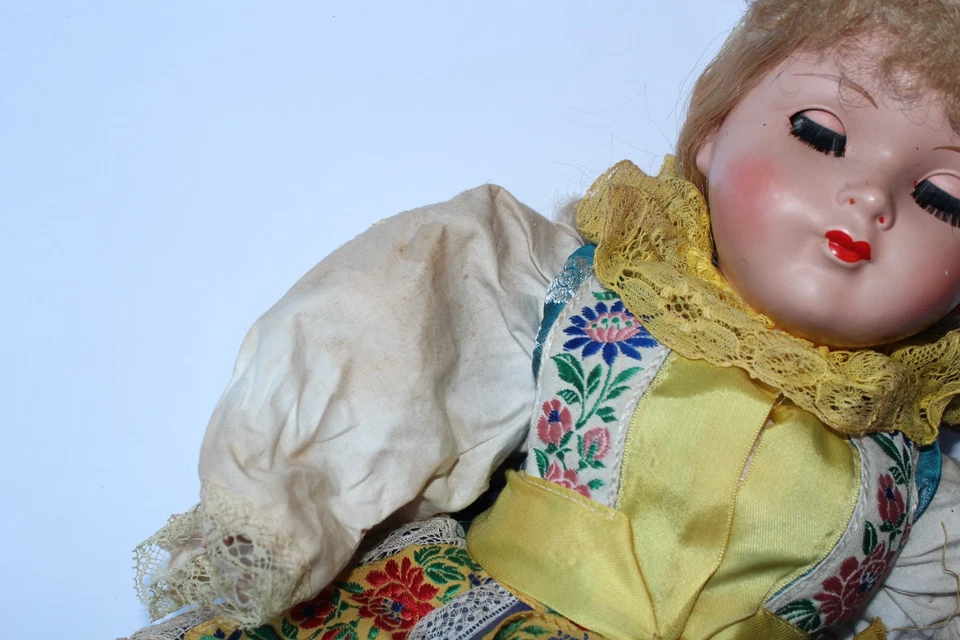 Osteuropäische Trachtenpuppe Polka 45 cm Hartplastik Vintage Tanz Puppe - Bild 3 von 4