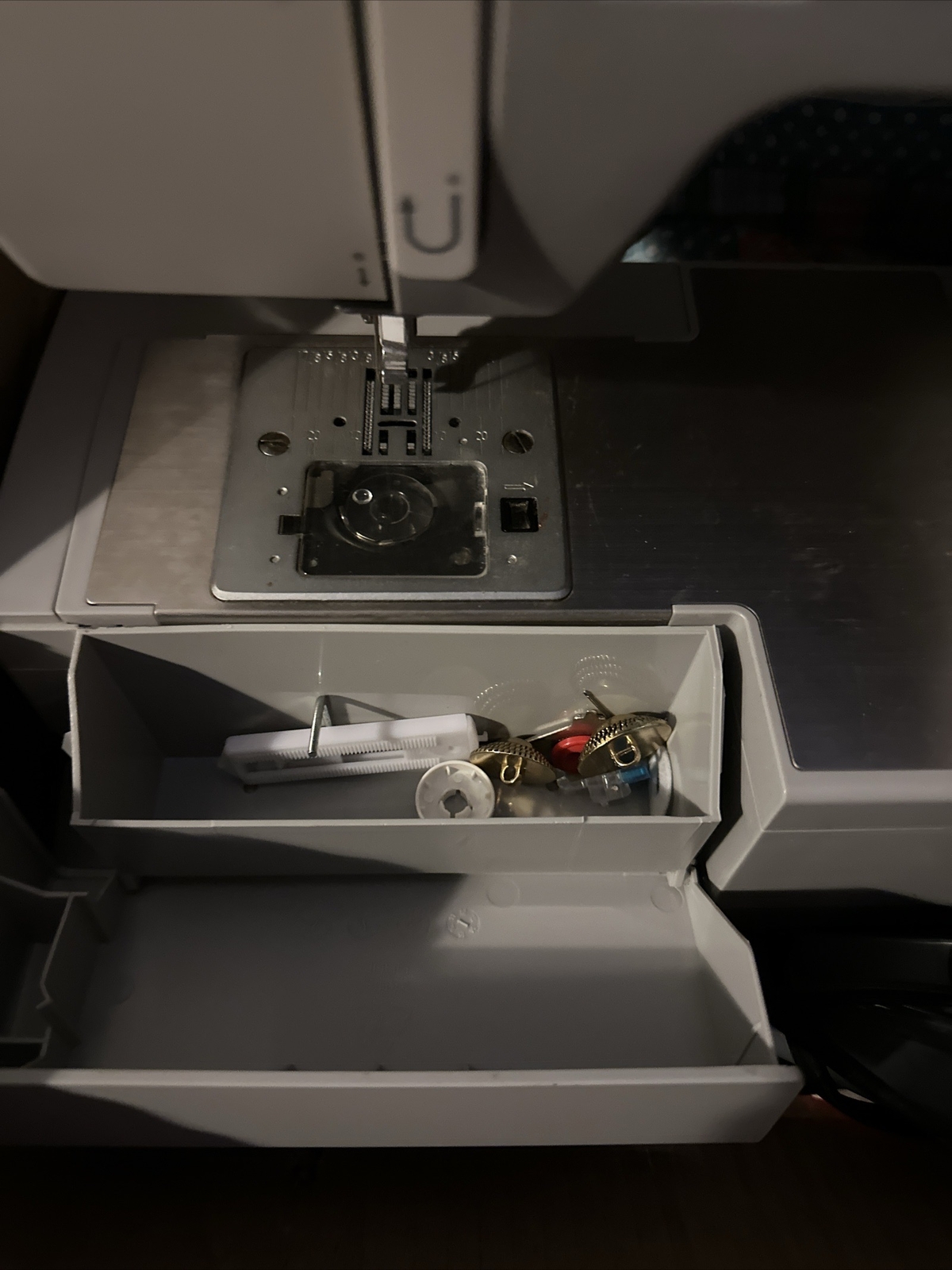 SINGER 4411 Heavy Duty 120W Portable Sewing Machine Grey 374318830018