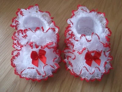 HANDMADE HAND KNITTED ROMANY BABY SHOE/BOOTIES WHITE/RED- FIT 0-3 MTHS/REBORN DOLL-B9