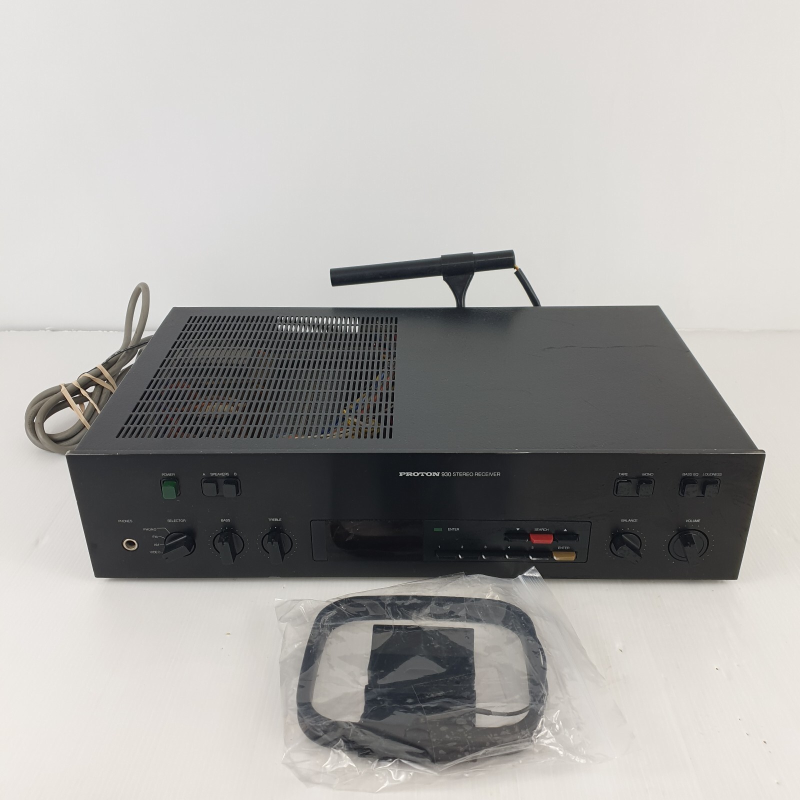 Vintage Proton 930 Stereo Receiver + Antenna Rare tested and working