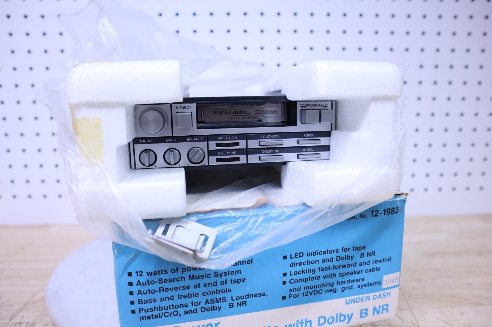 New NOS Vintage 80s Realistic 121983 UnderDash Car Stereo Cassette
