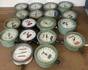Lot Of 17 Mixed Vintage Ashcroft Test Gauge Mixed Model / PSI (See Photos)