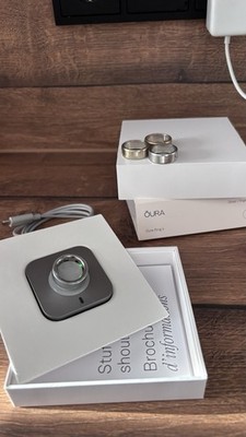 ŌURA Oura Ring 4 Activity Tracker Ring silber inkl. Ladestation - Größe 8