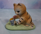Set of 2 Vintage Small Kitten Porcelain Tabby Made in Taiwan Cat Figurines — photo 9