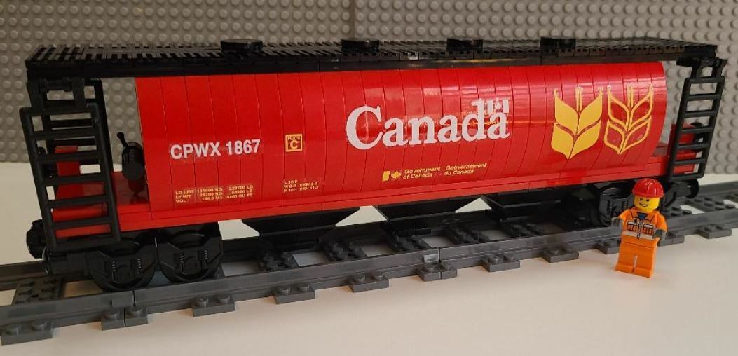 Custom Train Canada Covered Hopper -PLEASE READ ITEM DESCRIPTION