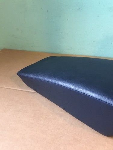 Mercedes Benz W123 300CD Coupe Rear Center Console Cushion Blue - Picture 3 of 7