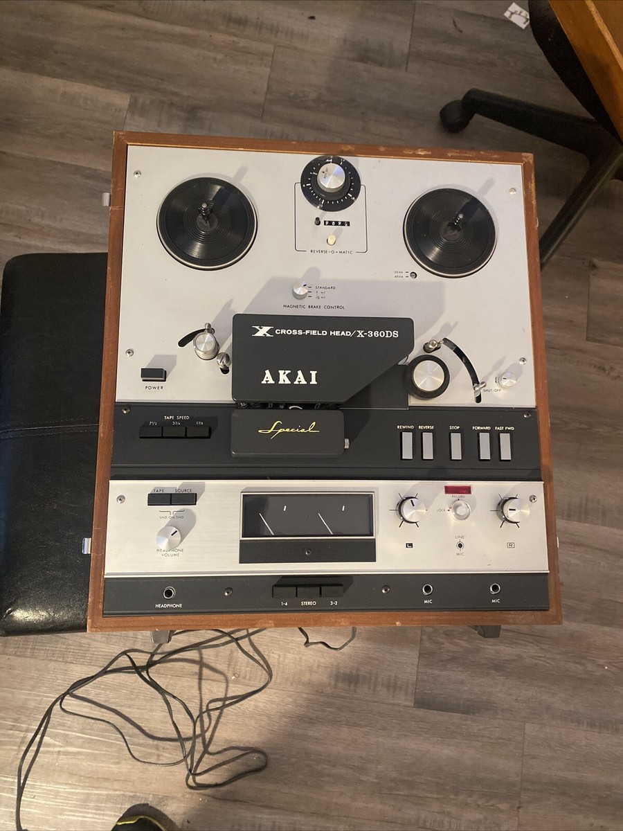 Akai X-360 DS Special Vintage 18cm recorder with build in speakers Akai X-360 DS Special Vintage 18cm recorder with build in speakers
