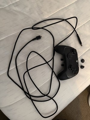 Razor Wolverine V2 Chroma Gaming Controller Very Good Used