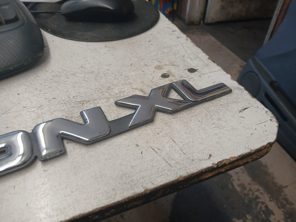 2000-2004 GMC Yukon XL Tailgate Script Emblem OEM 15746541 - Image 4 of 4