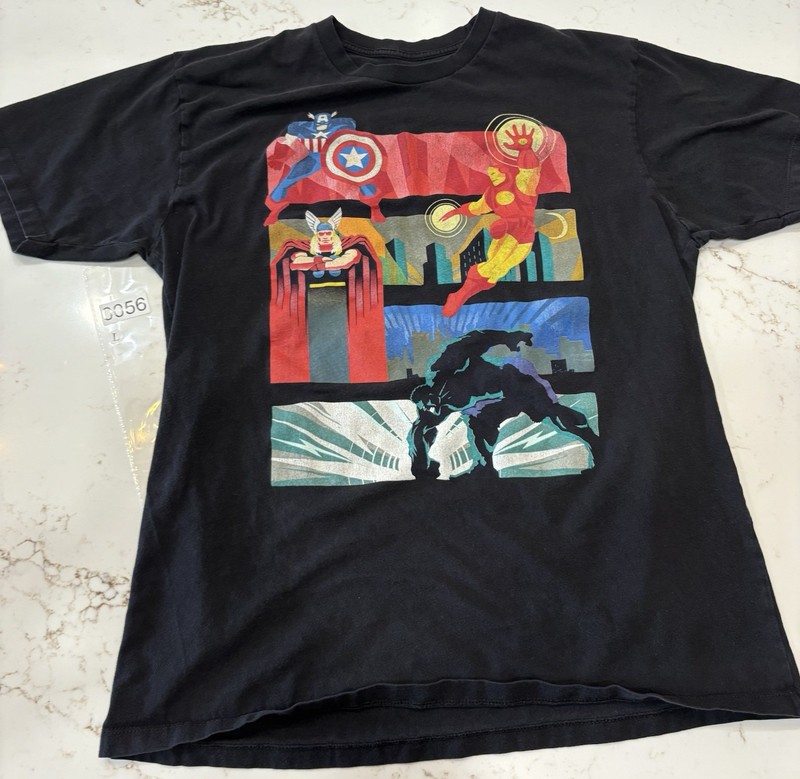 Marvel Men's T-Shirt Large Capital America Iron Man Black Short Sleeve