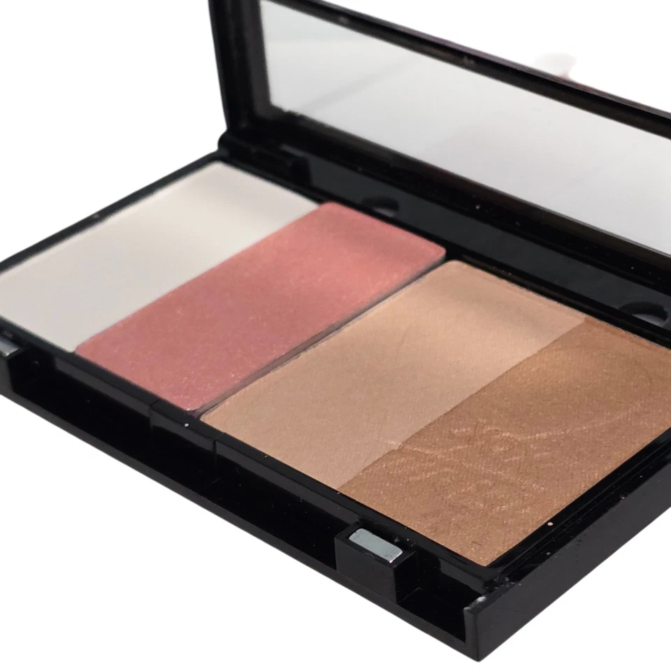Trish McEvoy Wardrobing Petite Page Bronzer Dual Resort Lift Blush Finish Powder - Image 3 of 4