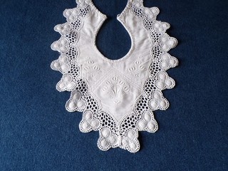JOLI BAVOIR ANCIEN BRODE MAIN DEBUT 1900
