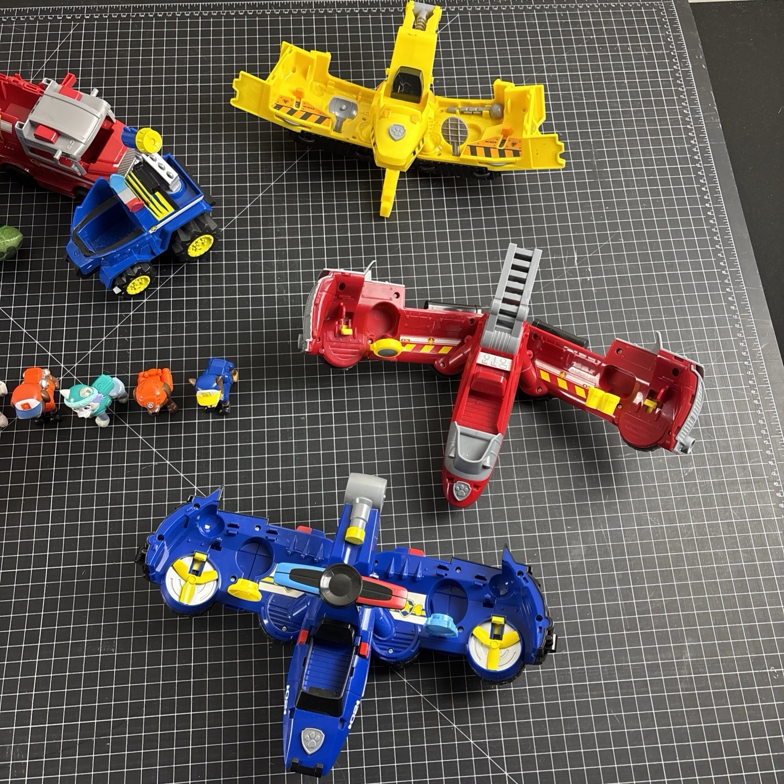 PAW PATROL TOY BUNDLE 13 Total Items Dolls Vehicles Action Figures