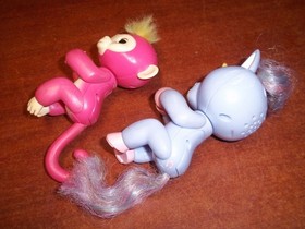 Fingerlings Interactive Baby Monkey & Unicorn Lot - Animals Talks