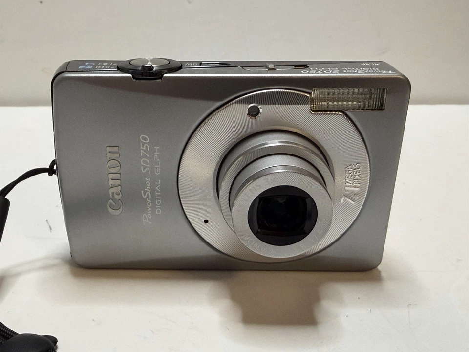 Canon PowerShot ELPH SD750-7.1 MP Digital Camera W/Batt, Charger, SD Card Tested - Image 3 of 4