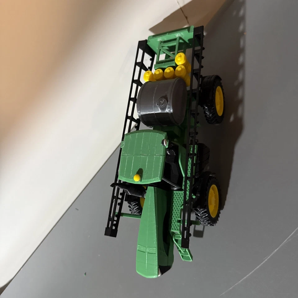1:50 Scale 3D Printed John Deere Sprayer - Image 3 of 4
