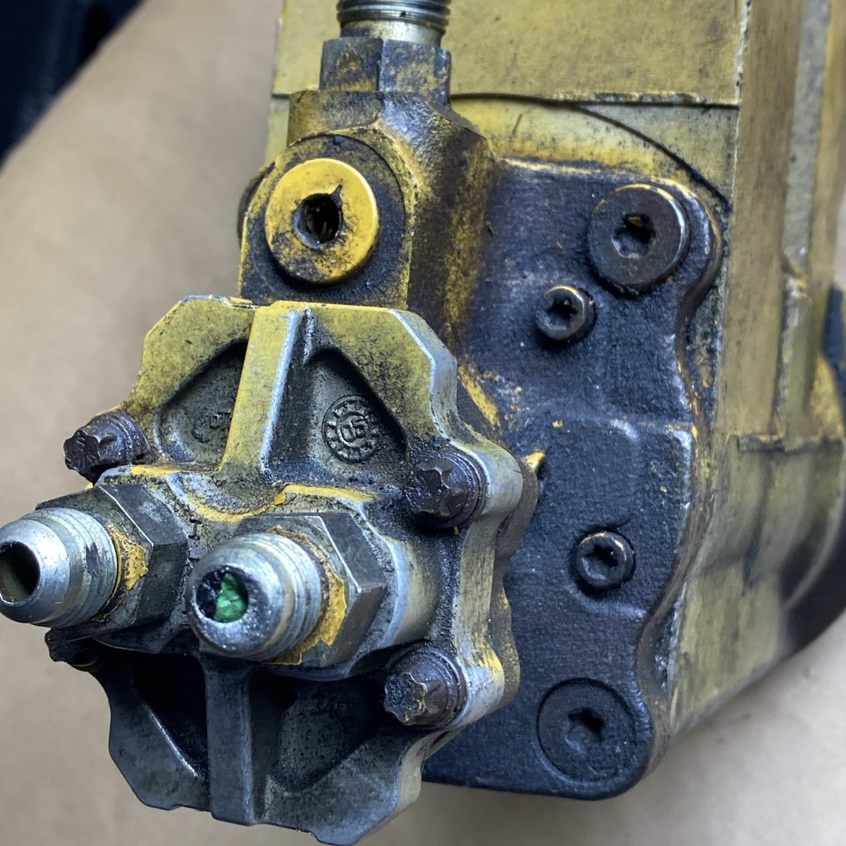 HIGH PRESSURE FUEL PUMP HEUI CAT C7 (254-4357) 228-5898 10R-8899