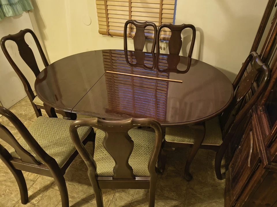 Круглый обеденный стол из красного дерева на шесть человек — 12 человек - Изображение 3 из 4