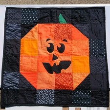 Happy Jack Quilted Handmade Halloween Pumpkin Wall Hanging 28   28  