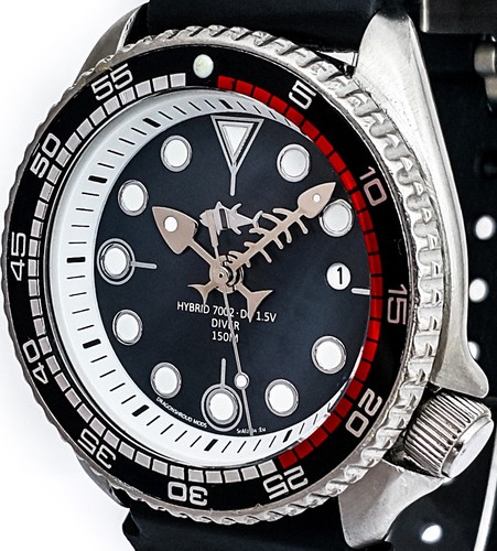 seiko 7002 diver quartz mod - w/chrome fishbone hands on mother