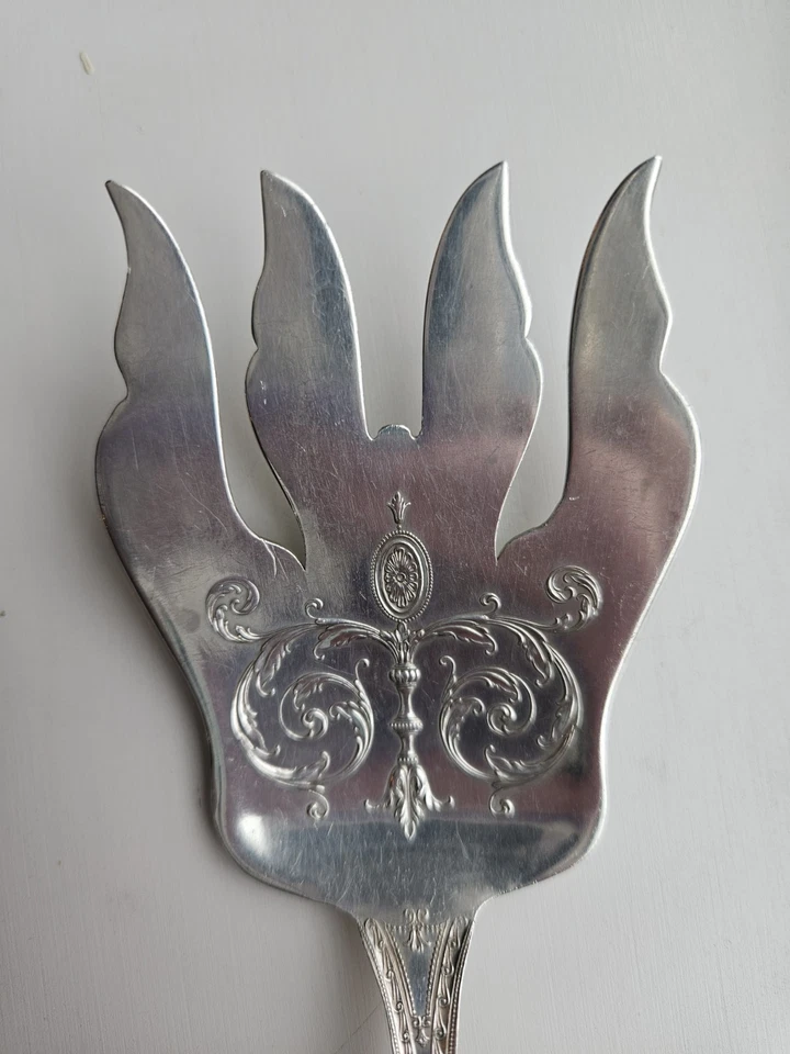 Cubiertos International Sterling, madera de cuña, tenedor para servir, 8 3/4 pulgadas Foto 2 de 4