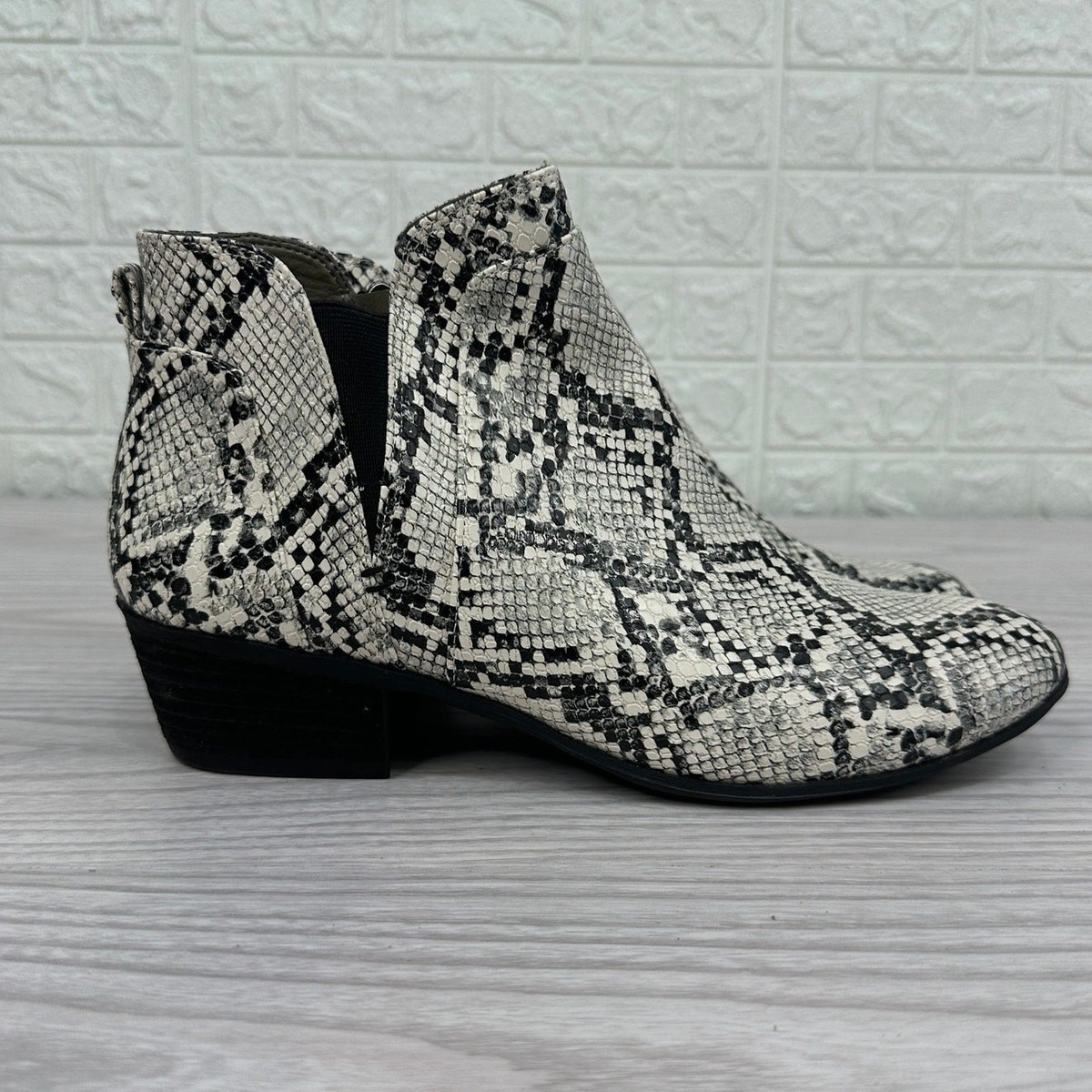 Circus Sam Edelman Pipper Ankle Bootie Sz 8.5 Ivory Black  display picture 2