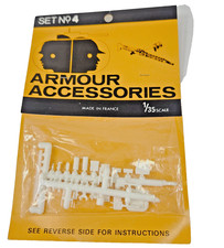 Vintage Armour Accessories Set 4 WWII German Weapons 1:35 Model Kit Seal Packed.