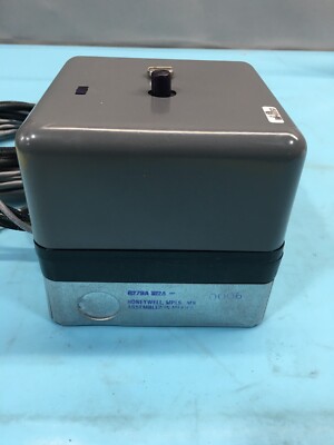 Honeywell RA890 G 1229 Flame Safe Guard Protective Relay, FSG 120V