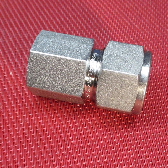 Swagelok® 5/8" OD TUBE CAP Long w/ Nut & Ferrules Instrument 316