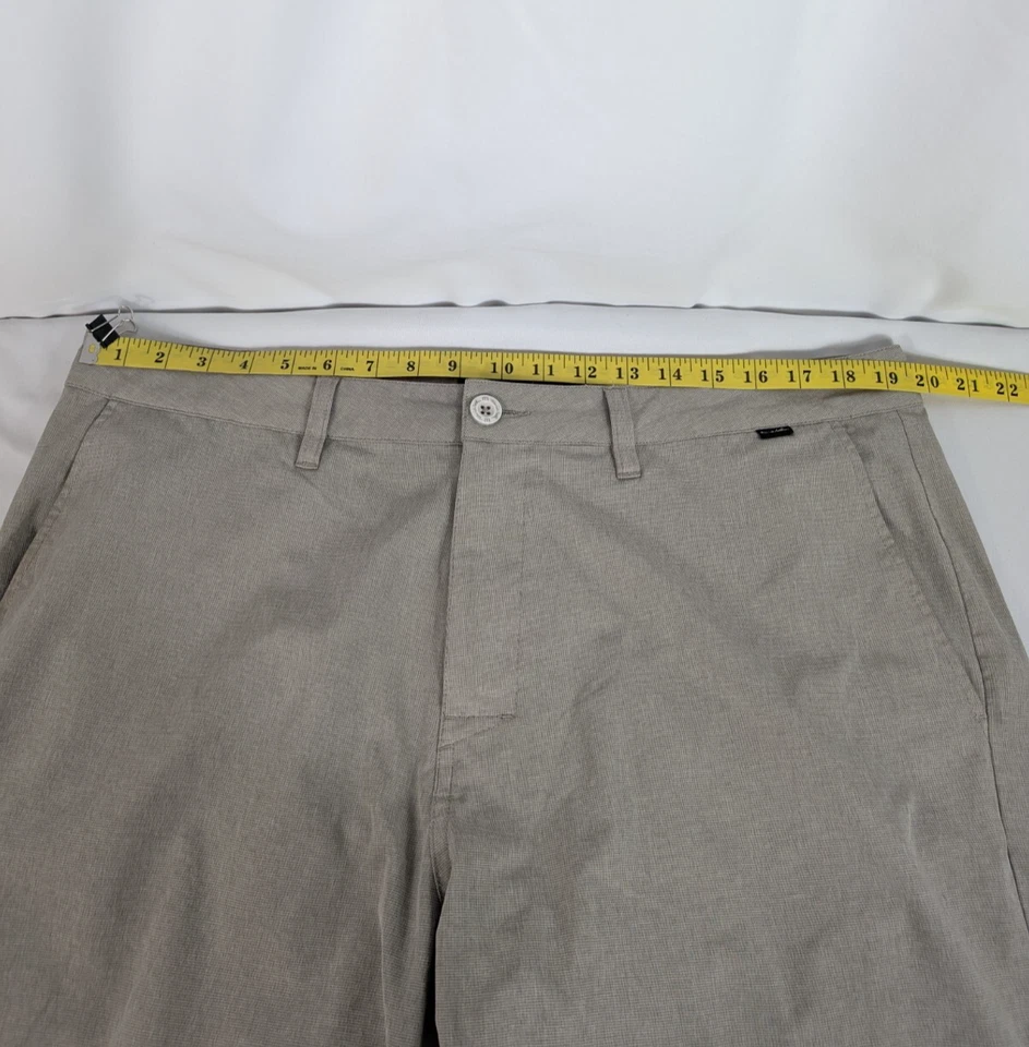 Travis Matthew Shorts Men's 38 x 10 Performance Golf Beige Stretch - Image 4 of 4