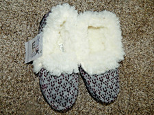 NEW Muk Luks Slippers Size M 7-8