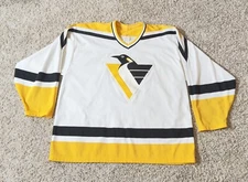 Vintage Pittsburgh Penguins NHL Hockey CCM Maska White Jersey Size XL