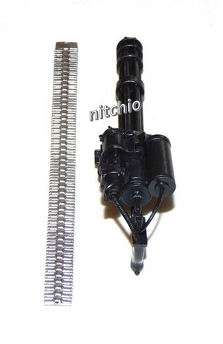 Mezco One:12 Return of the Baker’s Dozen – GATLING GUN WITH AMMO BELT 1/12 Scale - Picture 4 of 7