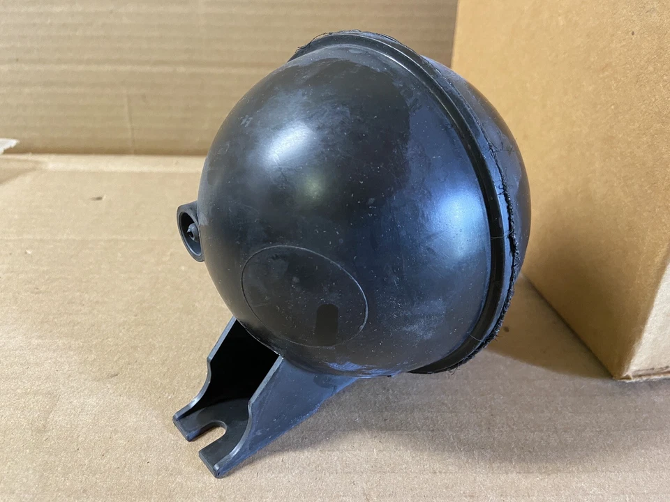 Ford E8OY-19A566-A A/C Vacuum Tank Ball w/ Bracket 1988-1994 Lincoln Continental - Image 3 of 4
