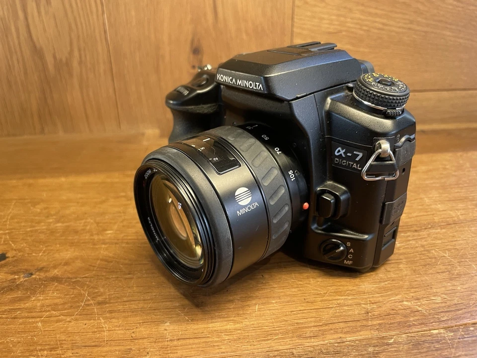 Near Mint Konica Minolta a-7 Dynax Maxxum 7D Digital Camera AF Zoom 35-105mm - Image 2 of 4