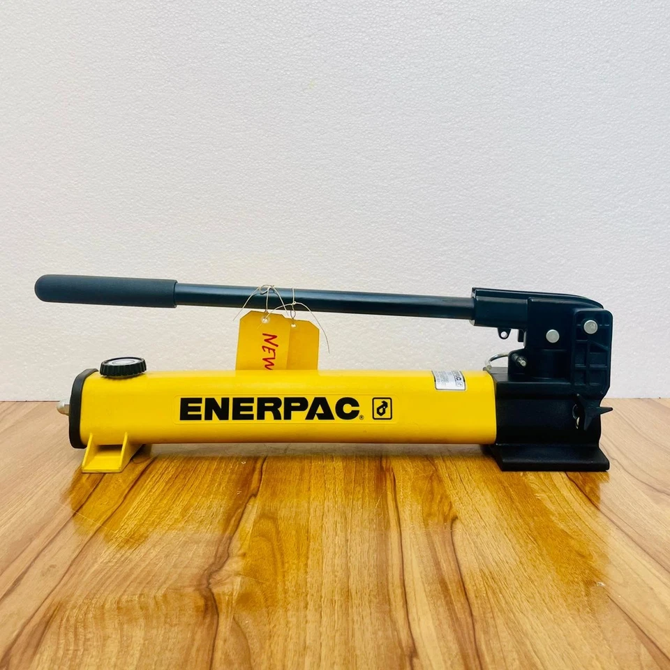 Enerpac P392 Two-Speed Hydraulic Hand Pump 700 Bar/ 10,000 PSI #New - Image 2 of 4