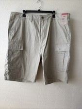 Levi  s Men  s Carrier Cargo Shorts Size 42  Wash: True Chino I Style: 23251-0009