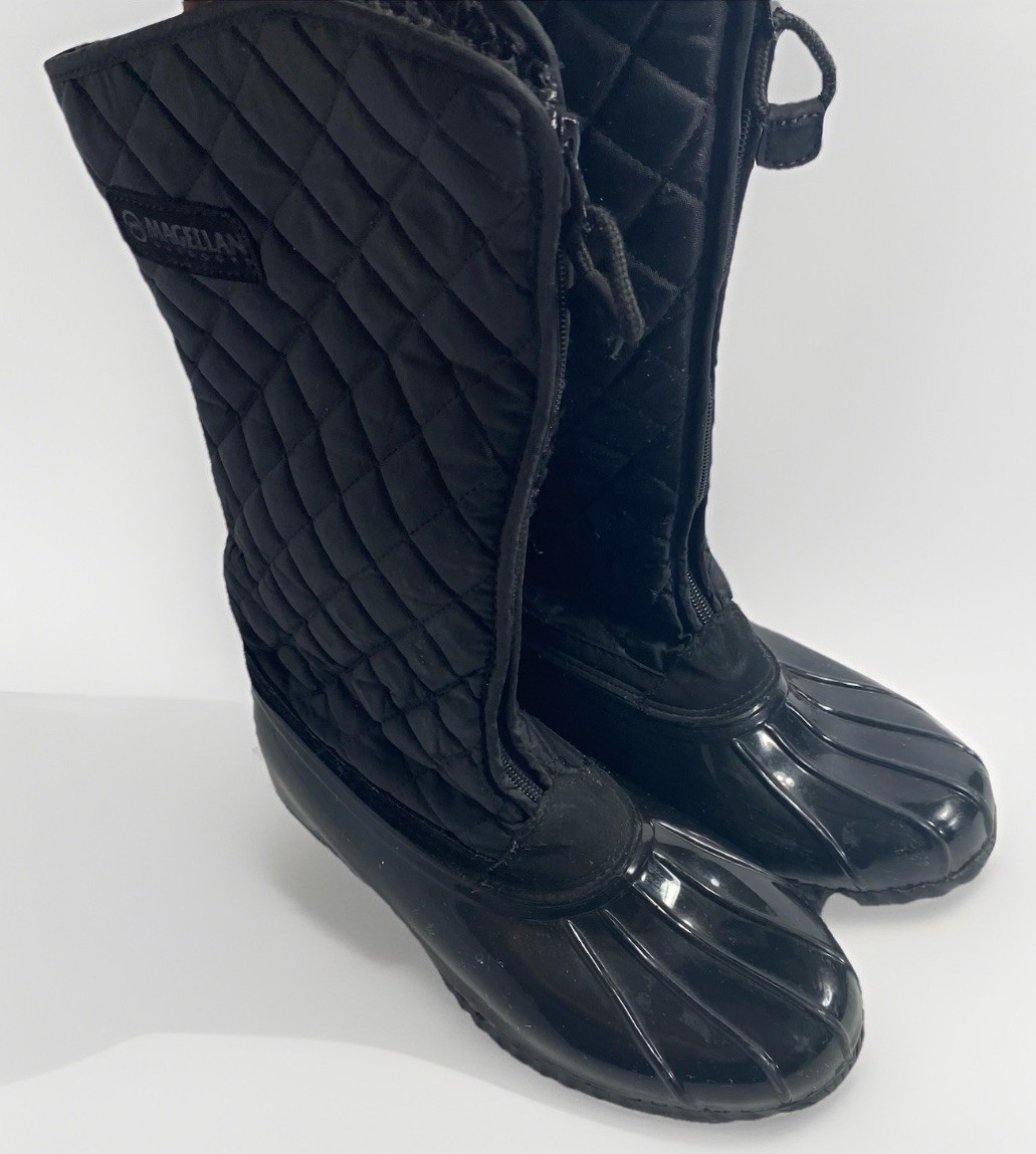 Magellan Outdoors Black Duck Quilted Faux Fur Zip Up Womens Winter Boots Sz 9 B