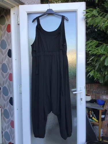 BNWOT SHEIN CURVE BLACK HAREEM STYLE JUMPSUIT SIZE 1XL  /  UK 18